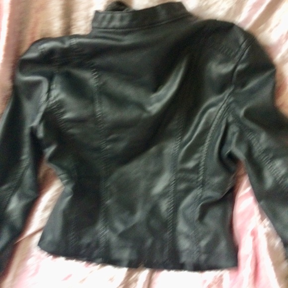 Leather jacket - Picture 4 of 6